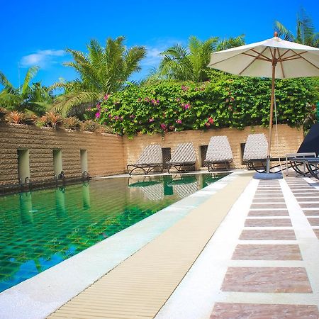 Royal Lee Resort And Spa Nai Yang Beach Exteriör bild