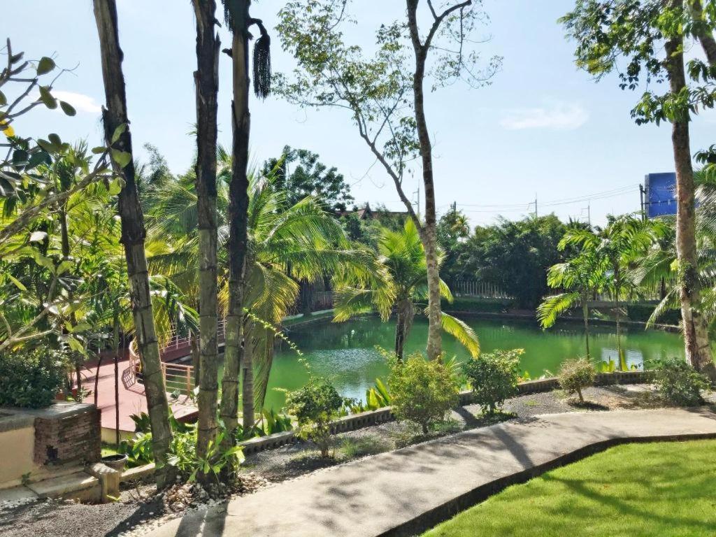 Royal Lee Resort And Spa Nai Yang Beach Exteriör bild