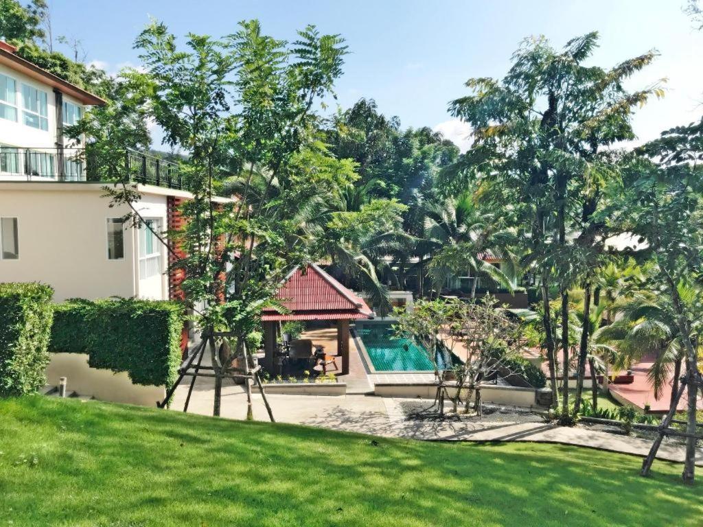 Royal Lee Resort And Spa Nai Yang Beach Exteriör bild