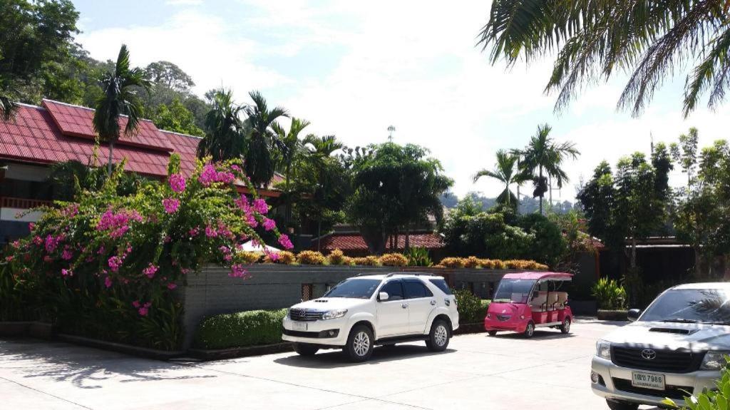 Royal Lee Resort And Spa Nai Yang Beach Exteriör bild