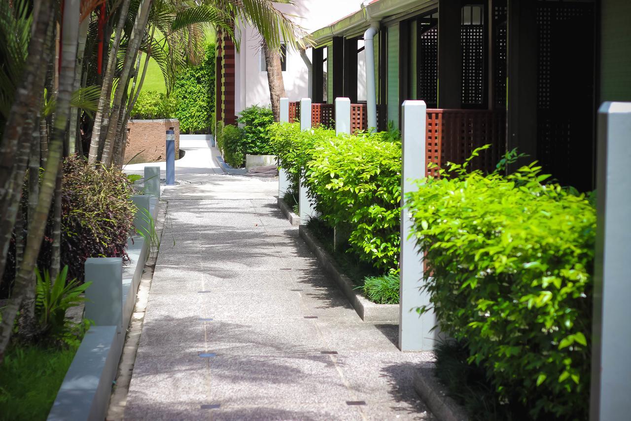 Royal Lee Resort And Spa Nai Yang Beach Exteriör bild