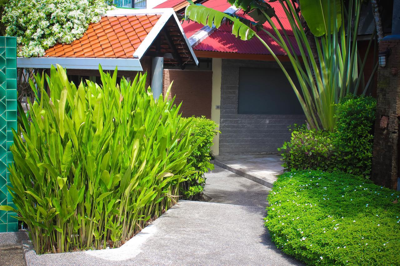 Royal Lee Resort And Spa Nai Yang Beach Exteriör bild